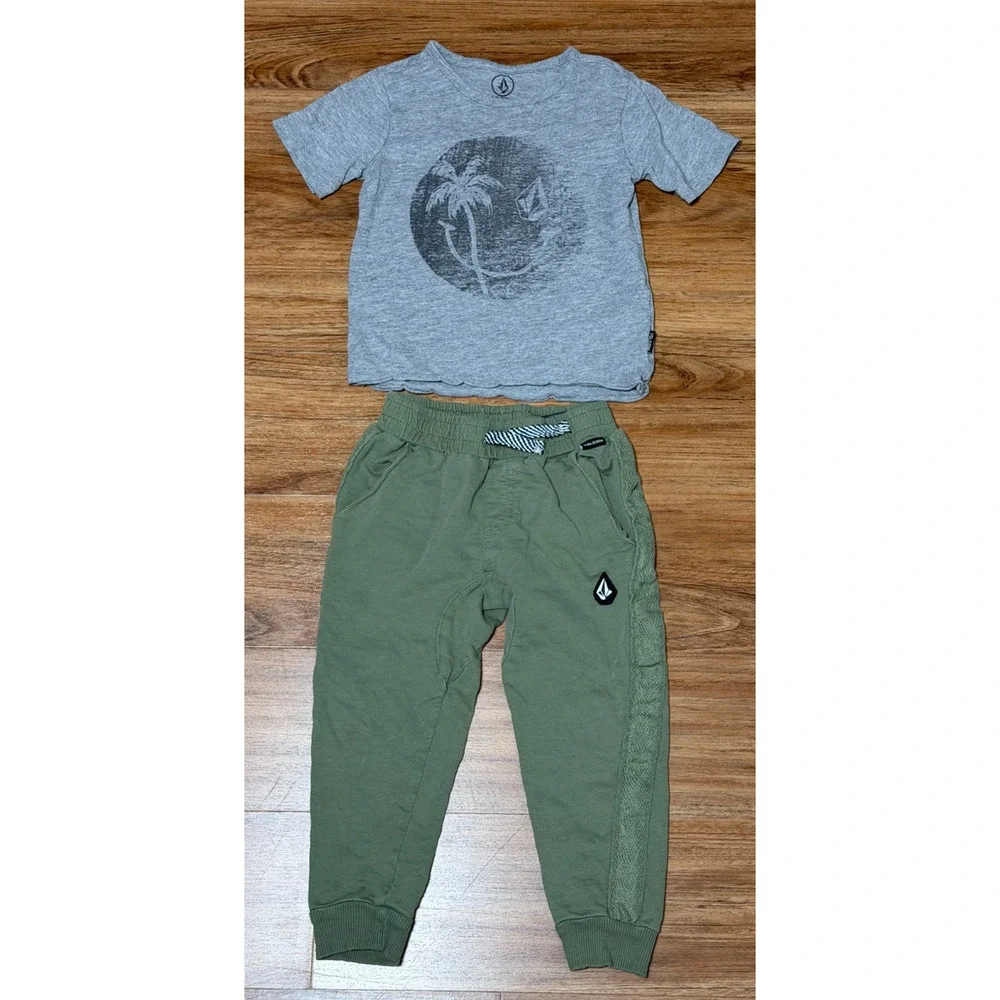 Volcom Gray Smiley Face Logo Shirt & Green Joggers 2-Piece Set - Size 4T